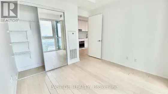 1 room apartment of 378 m² in Toronto