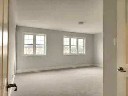 4 Bedroom 3 Bathroom House 158m² Ottawa Half Moon Bay West