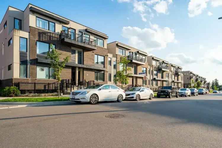 Rent Townhouse in North York with 2 Storeys and 27 Units