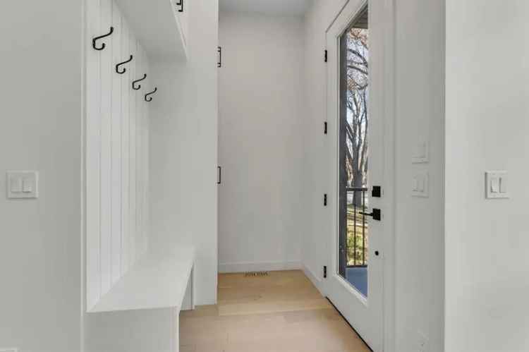 5 Bed 4 Bath Mt Pleasant Infill Duplex 2800 Sq Ft Legal Suite