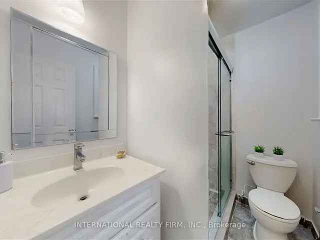 House For Sale in Toronto, Ontario