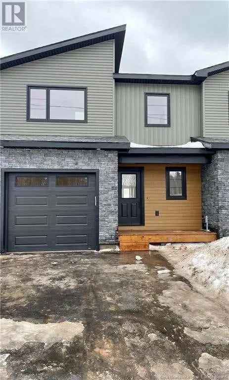 Modern 3-Bedroom Townhouse Near Park