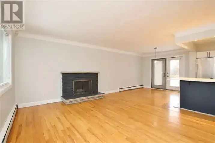 Rent Three Bedroom Apartment in Nepean with Modern Features