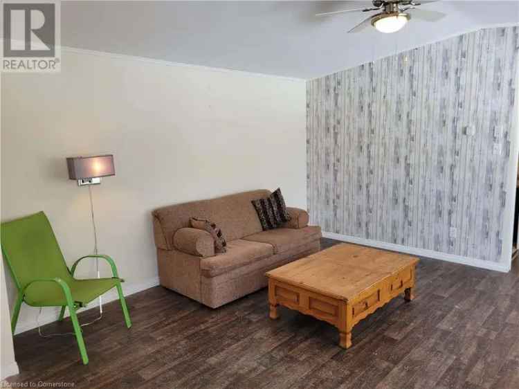 Lake Manitouwabing 2 Bed 2 Bath Home Near North McKellar