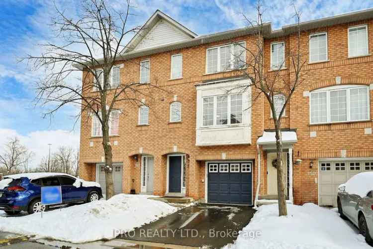 3+1 Bedroom Townhouse in Mississauga Family-Friendly Neighborhood