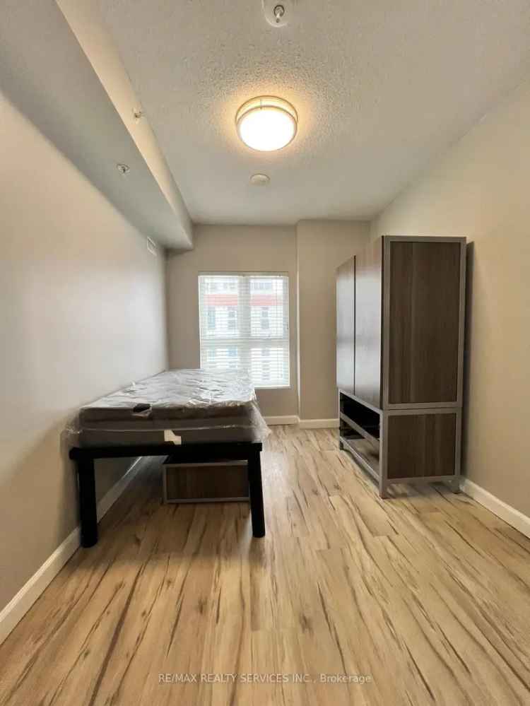 Rent Stunning Condo in Waterloo with 2 Bedrooms and Near Universities