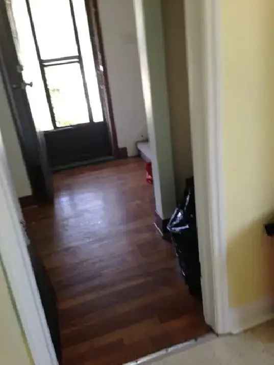 3 BEDRM 2 BATHRM HOUSE FOR RENT IN ELMWOOD