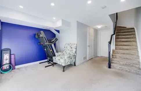 2 rooms house of 347 m² in Mississauga