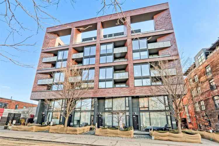 Luxury 2-Storey Penthouse in Roncesvalles Village