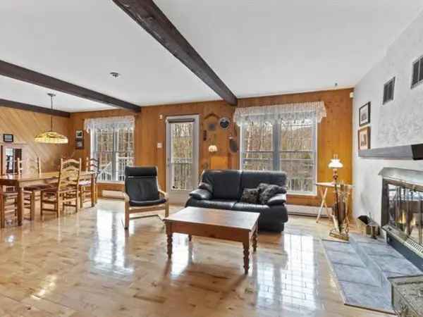 Waterfront 4-Season Home near Mont-Tremblant