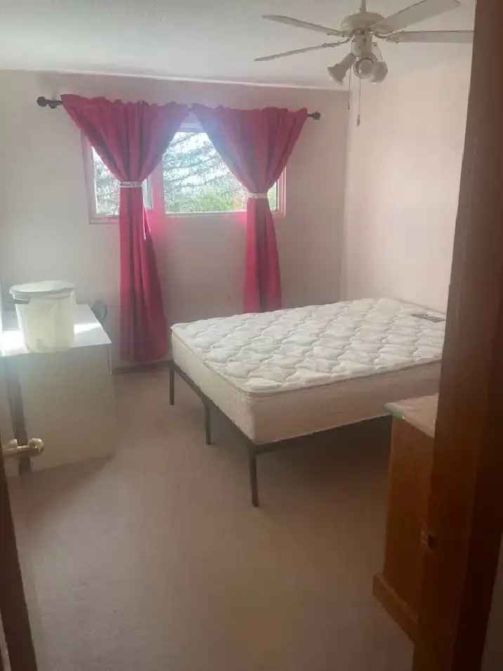 room for rent (Drumheller)