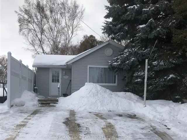 Kincardine Beach Bungalow 2 1 Bedroom Home Private Backyard