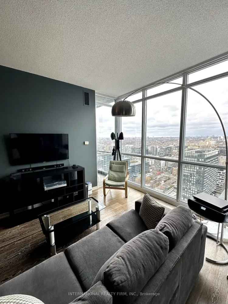 Luxury CityPlace Sub-Penthouse Condo 2 Beds + Den