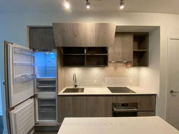 Luxury Rent Condo in Yorkville with Stunning Amenities