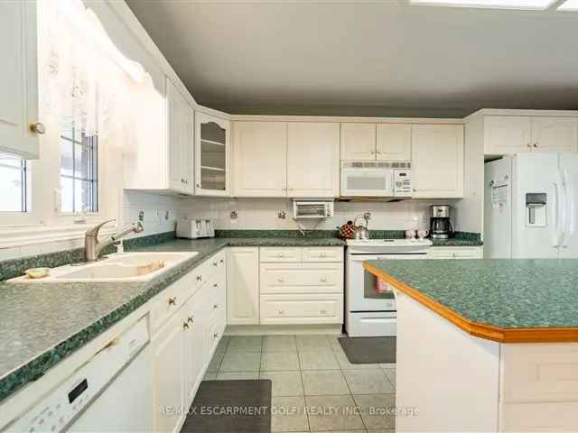 House For Sale in 4388, Lincoln Avenue, Lincoln, Ontario