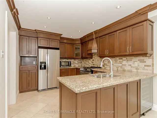 House For Sale in 5393, Fallingbrook Drive, Mississauga, Ontario