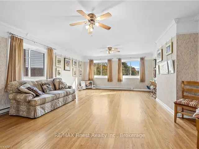 Charming Family Home in Kingston's West End - 4+1 Beds, 3 Baths