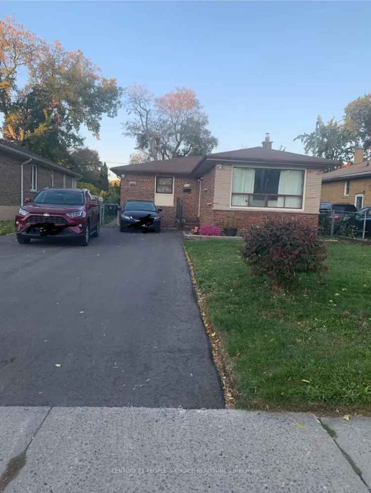 House For Sale in Toronto, Ontario