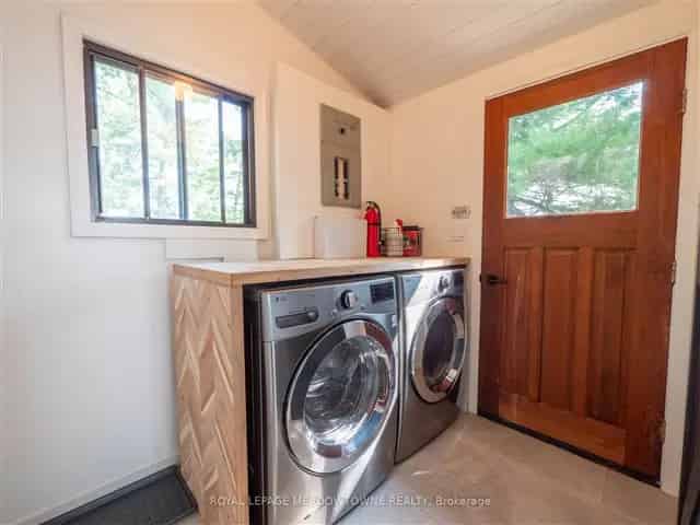 2 Acre Private Island with 3-Bd Main Cottage & 2-Bd Guest Cottage