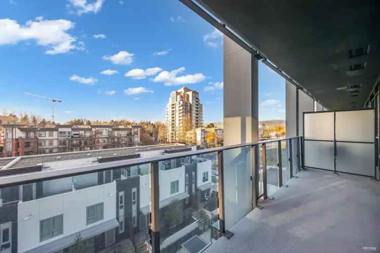 Condo For Sale in Surrey, British Columbia