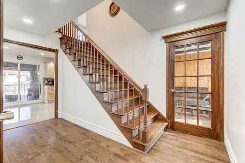 6 Bedroom Family Home in Pierrefonds with Heated Pool