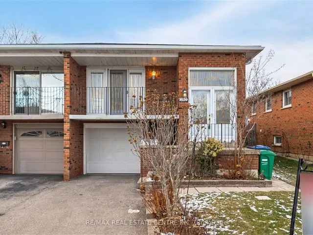 3 Bedroom Semi-Detached Bungalow in East Mississauga