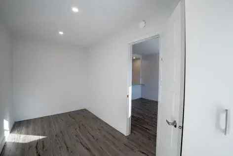 1 room apartment of 58 m² in Montreal