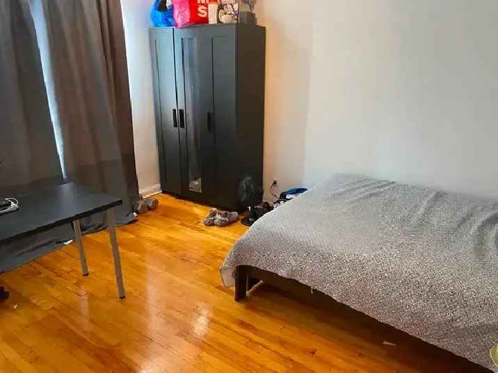 Spacious private room for rent - $575