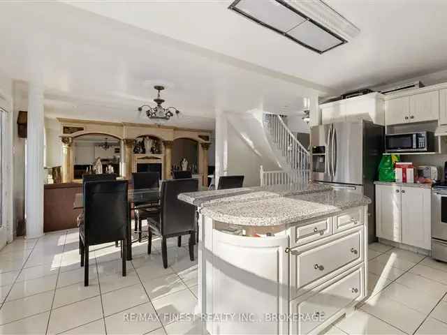 7-Bedroom 4-Bathroom Family Home in Kingston