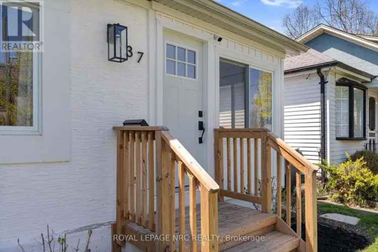 Port Dalhousie Lakeview Cottage 2-Bedroom Home
