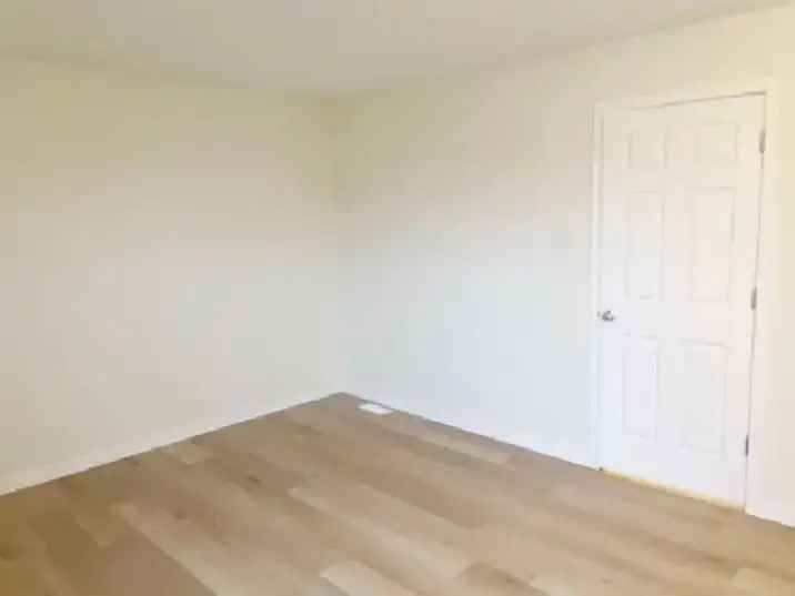 4 Beds 2.5 Baths Newly Reno Townhouse for Rent (close to FRC)