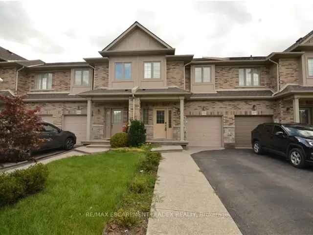 Binbrook Townhouse 3 Bed 35 Bath Finished Basement