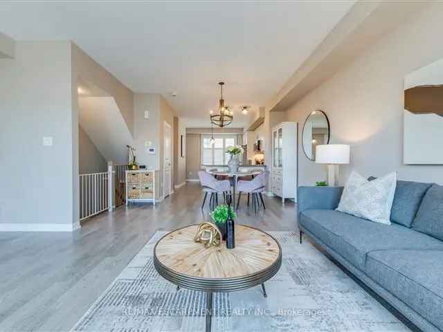 3-Bedroom Home in Dundas & Postridge - Modern Living and Everyday Comfort