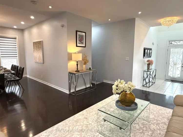 Luxury Detached Home in Bayview Meadows with Finished Walk Out Basement