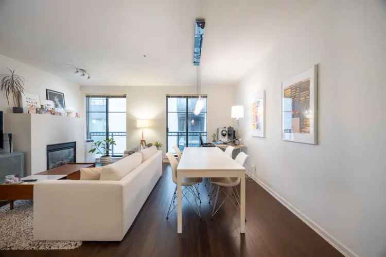 Kitsilano Condo for Sale 1098 sq ft 2 Decks Gas Fireplace