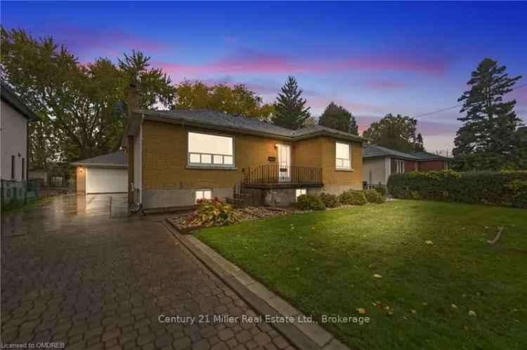 House For Sale in Mississauga, Ontario