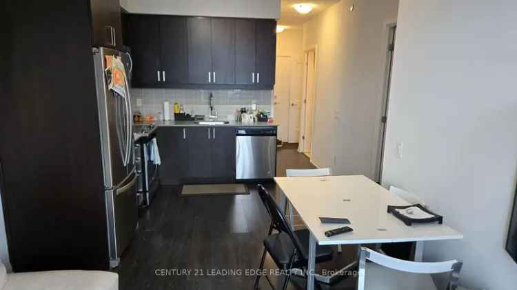 Modern 1+1 Bed Condo in Downtown Vaughan with Amenities