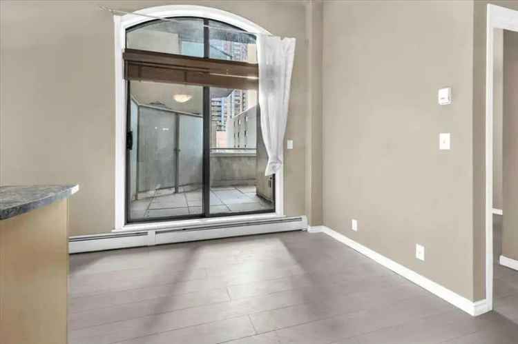 Charming 1 Bedroom Condo in Tarjan Place - Low Condo Fees