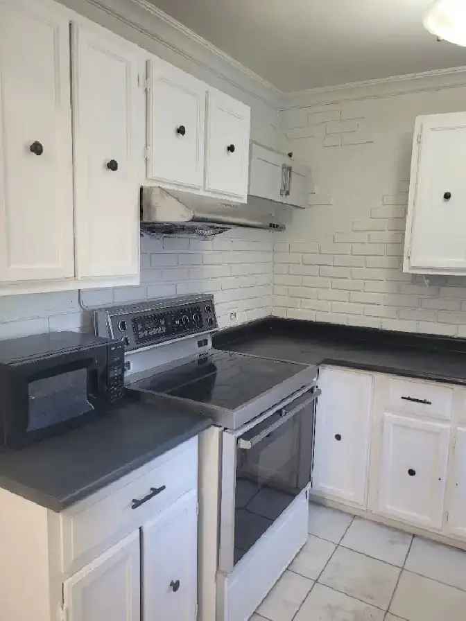 Toronto 3 Bedroom 2 Bathroom unit for $3200