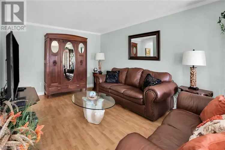 Beamsville Condo: Modern Updates, Spacious Living, and Walkable Location