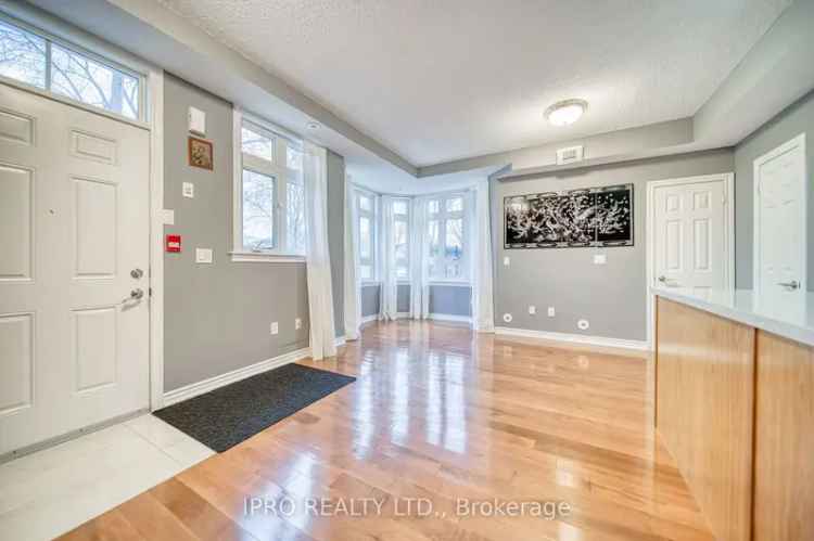 Well Maintained 1 Bedroom Townhouse Near Humber River Hospital