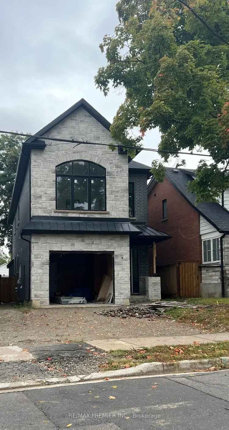 House For Sale in Vaughan, Ontario