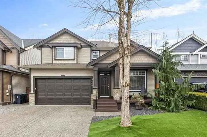 Walnut Grove House for Sale: Family Home backing onto Golf Course