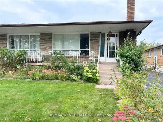 Spacious Princess Bungalow with Balcony and Long Driveway