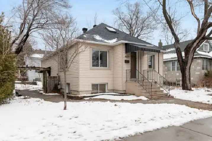 3 Bedroom 2 Bathroom Home for Rent in Westboro