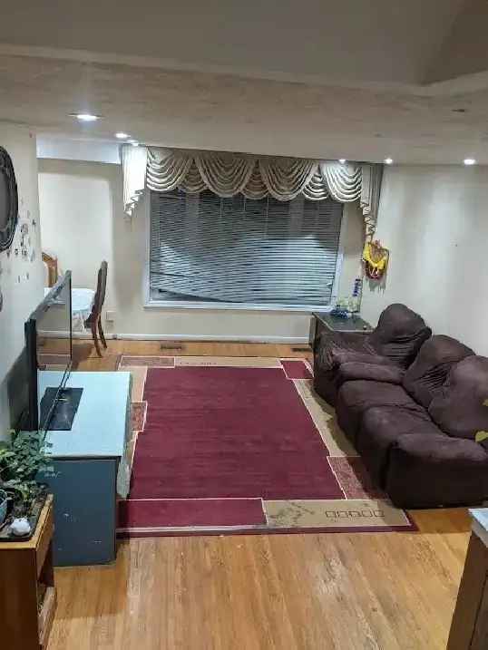 3 Bedroom house(upper floor) for rent in Scarborough