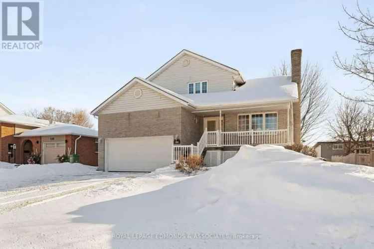 3-Bedroom 2.5-Bathroom Home in Pembroke East End