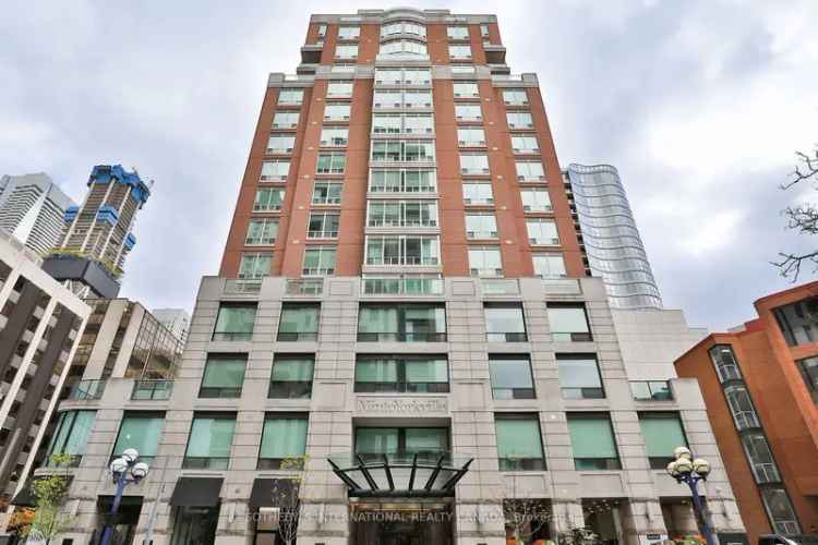 Rent Stunning Penthouse in Yorkville with Spectacular Views and Luxury Features