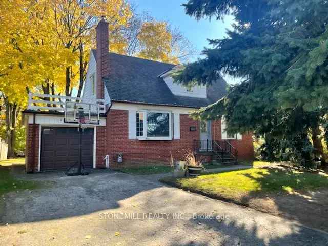 House For Sale in Mississauga, Ontario