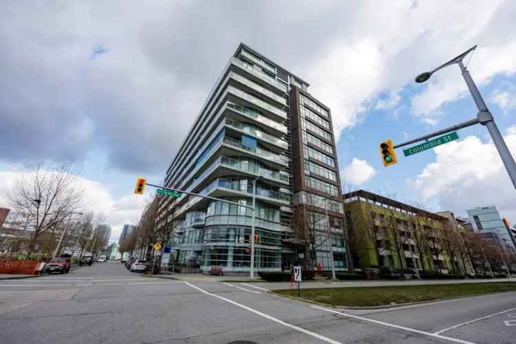 A $799,000.00 Apartment/Condo with 1 bedroom in False Creek, Vancouver West